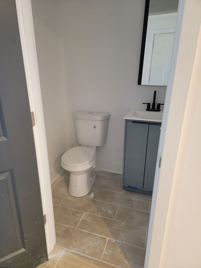 Foto del edificio - Fully beautiful rehab 4 bed 2.5 bath secti...