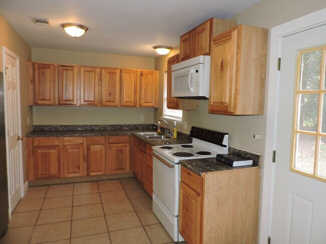 Foto del edificio - Convenient to NAS and Corry!