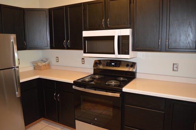 Building Photo - 301 Harbour Town Dr