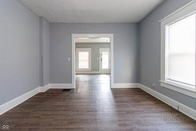 Foto del edificio - 614 N Temple Ave