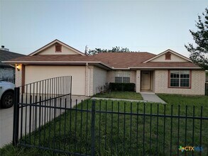 Building Photo - 4309 Chantz Dr