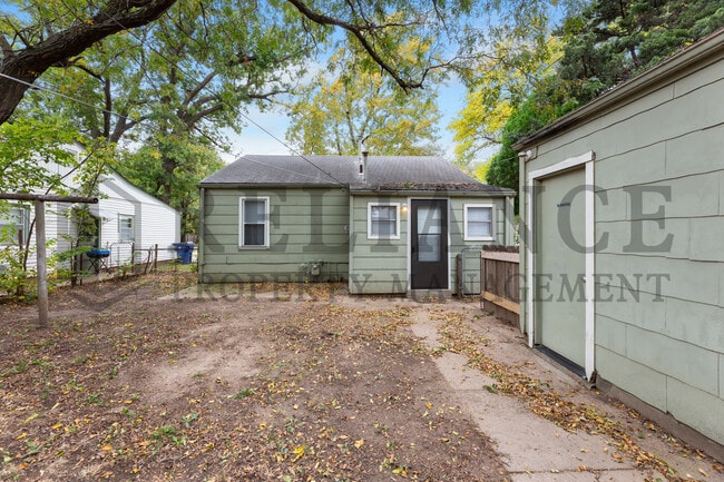 Foto del edificio - 1022 S Yale St