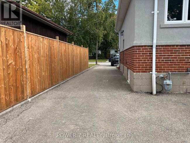 Photo du bâtiment - 145 Earlton Rd