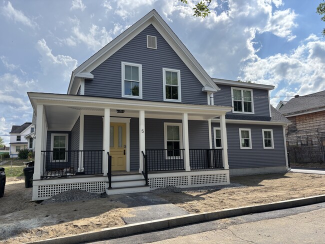 Building Photo - 5 Woodman Ave