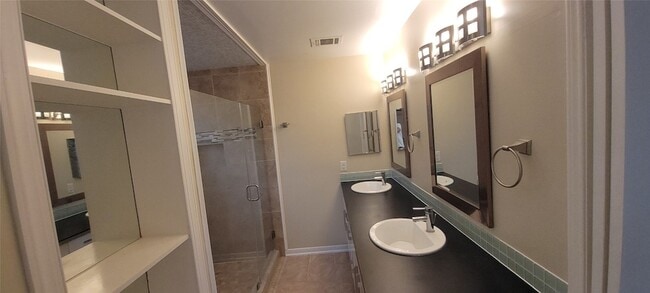 Photo - 11531 Overbrook Ln House