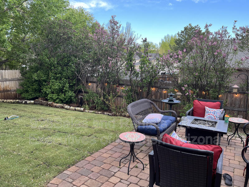 Foto del edificio - 3627 Fox Lair Dr