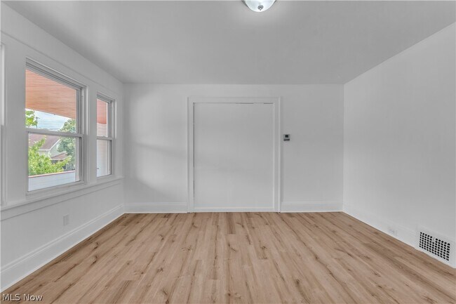 Foto del edificio - 382 E 161st St