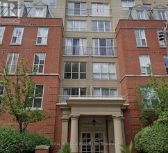 Building Photo - 119 Merton St