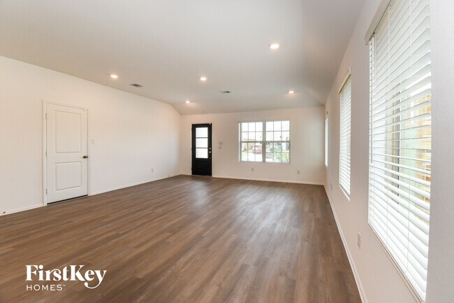 Building Photo - 712 Willow Harbor Ln