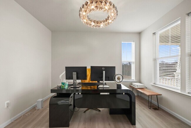 Foto del edificio - Stunning 4-Bedroom Home in Raven Oaks Comm...