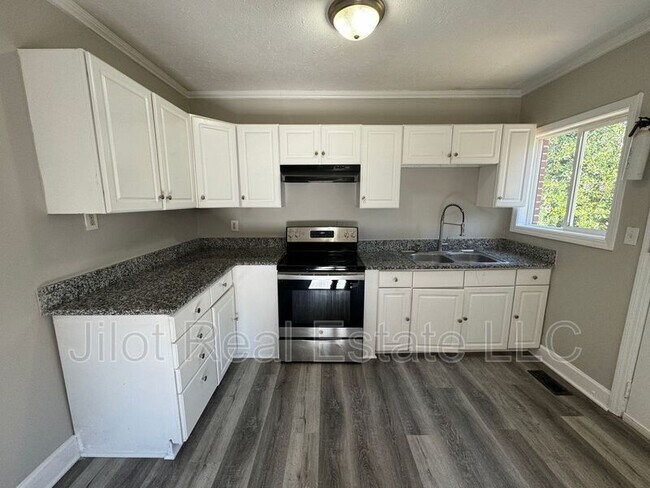 Photo - 1546 Beatie Ave SW House