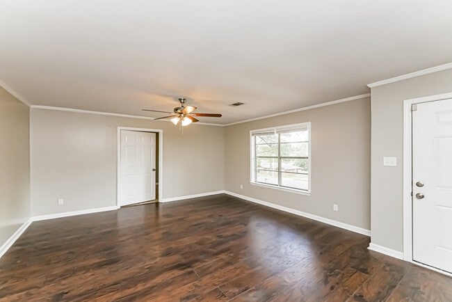 Building Photo - 658 Partridge Ln
