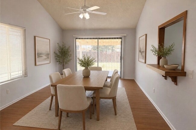 Building Photo - 897 Digby Dr