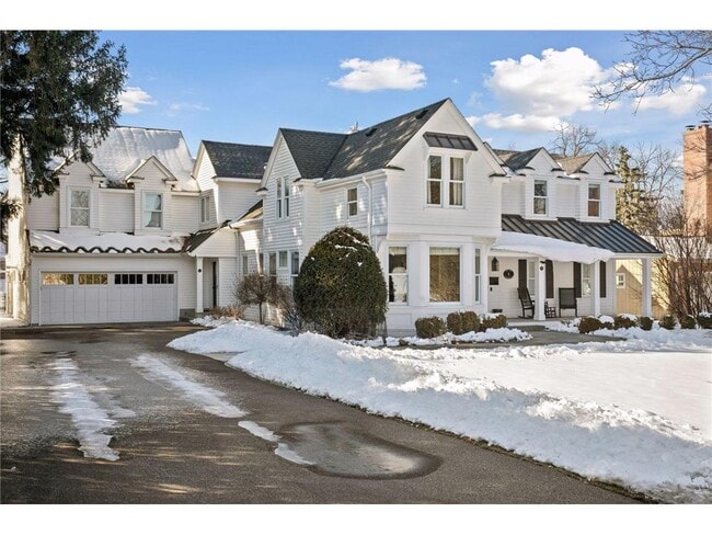 Building Photo - 5 Cooper Ave