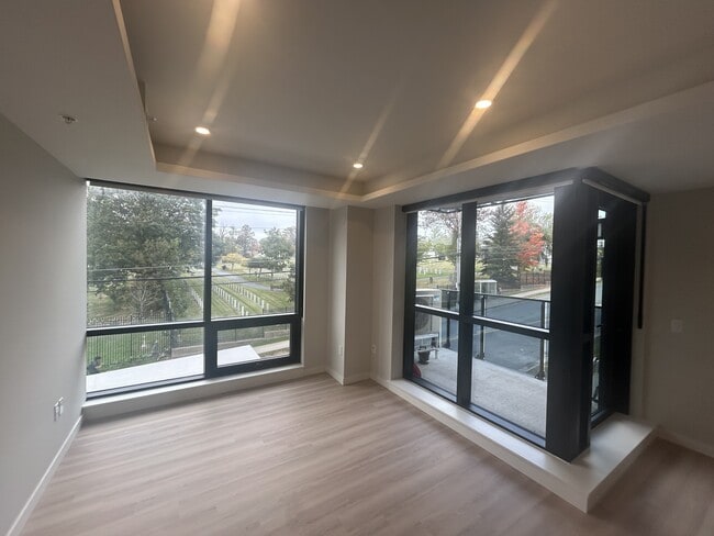 Building Photo - 5616-5616 South St