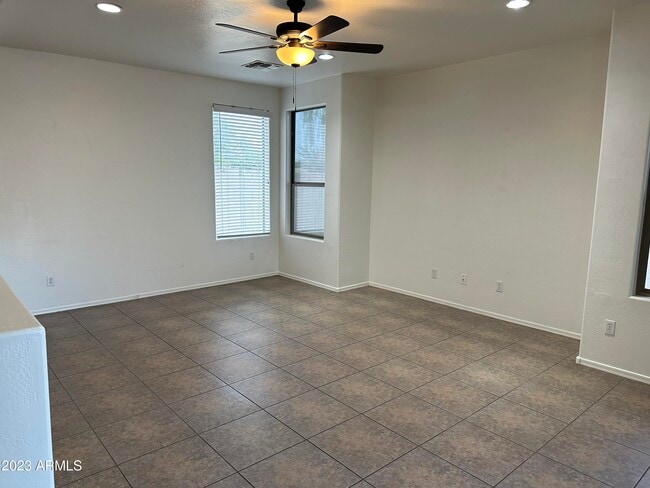 Building Photo - 4565 N 150th Ave