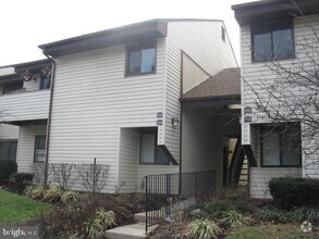 Building Photo - 29-A-29-A W Daisy Ln