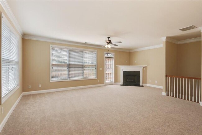 Foto del edificio - 5060 Windcrest Ln