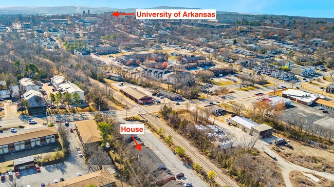 Building Photo - 1222 N Iron Horse Dr