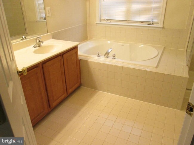 Building Photo - 1139 Carbondale Way