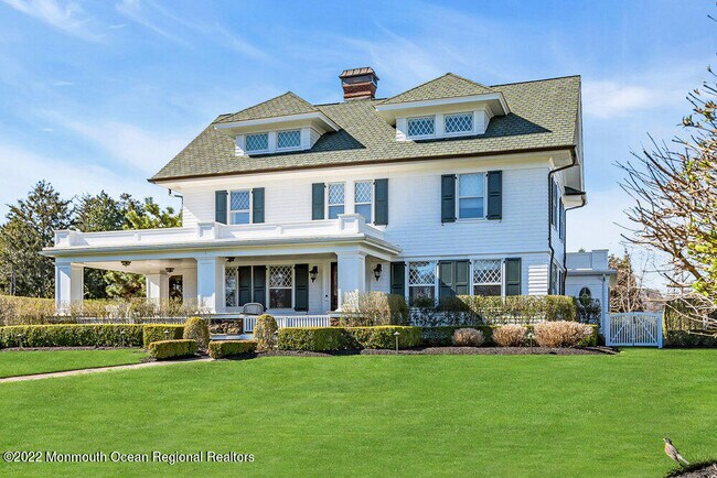 Building Photo - 307 W Lk Dr
