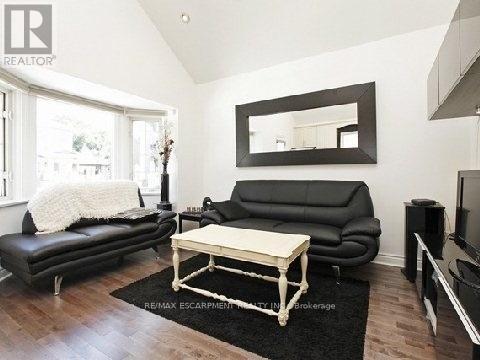 Primary Photo - 166 Gledhill Ave