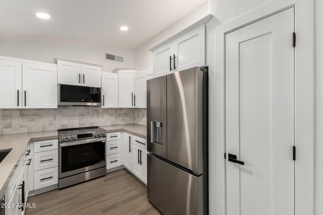 Foto del edificio - 705 S Monterey St