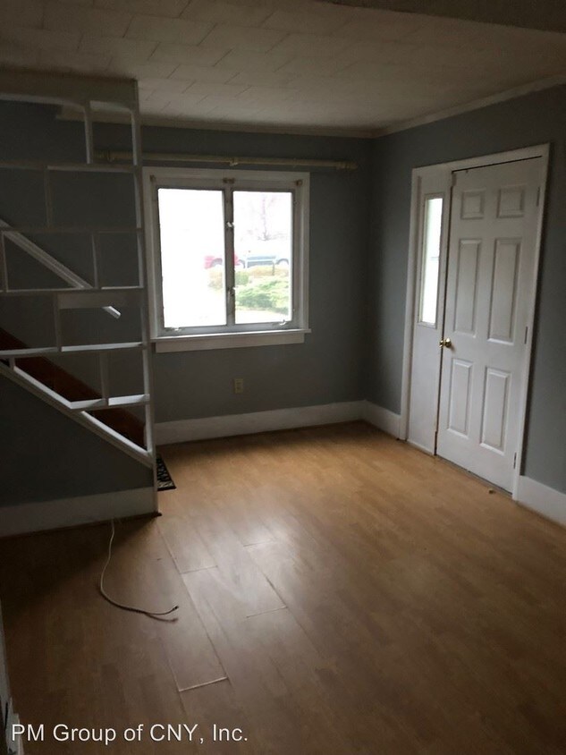 Building Photo - 313 Garden City Dr