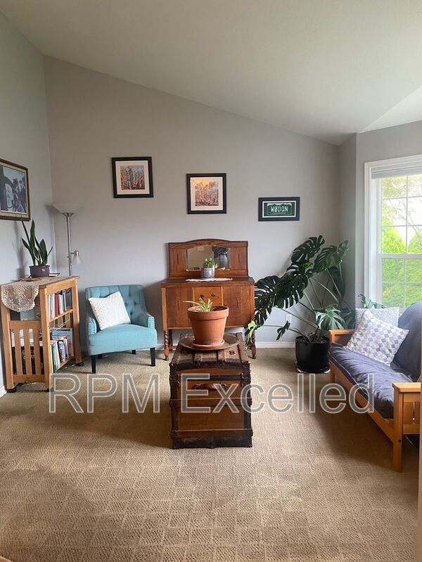 Building Photo - 1429 Hamilton Pl