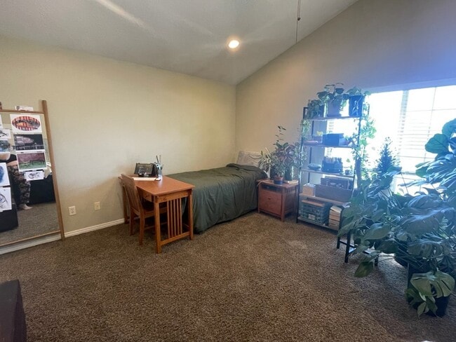 Building Photo - 453 N 1235 W