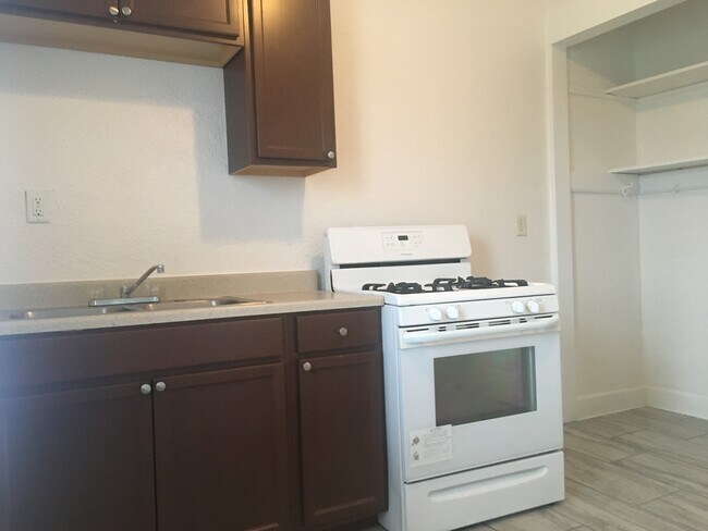 cocina actualizada - 4530 Lafayette Avenue