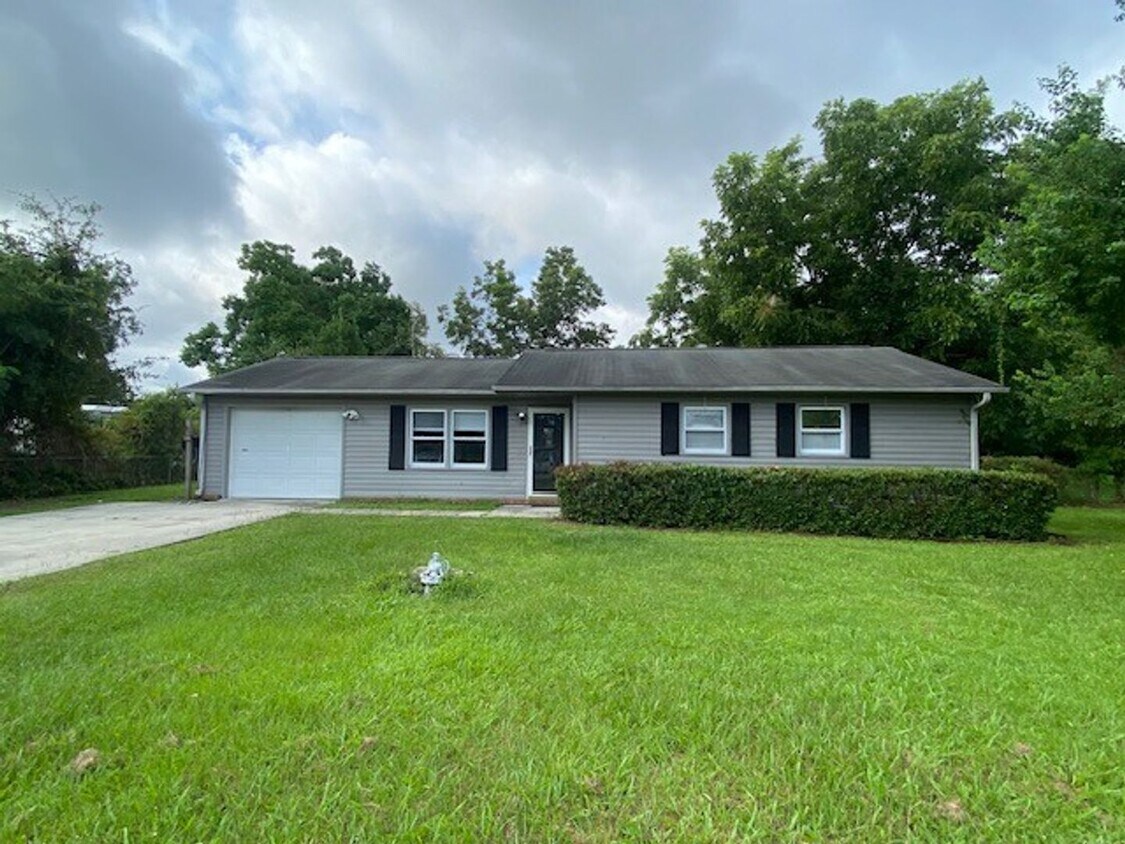 3 Bed, 2 Bath home in Kings Grant! - 3 Bed, 2 Bath home in Kings Grant!