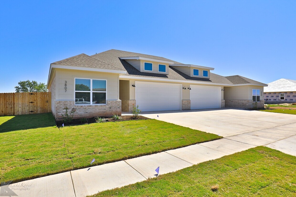 Building Photo - 3844 Kala Dr