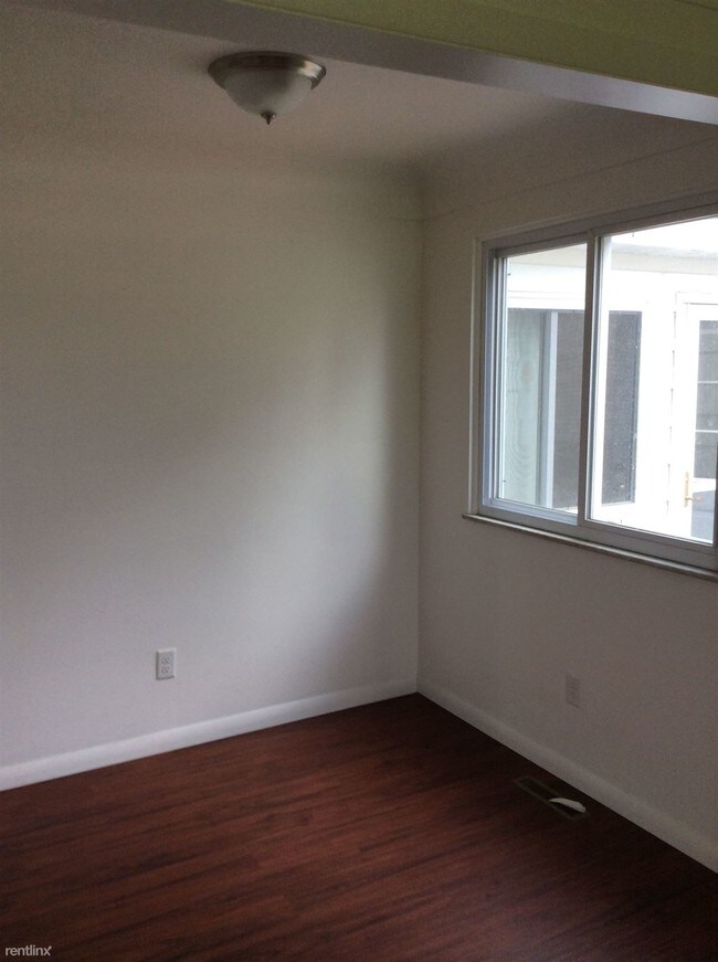 Foto del edificio - 6743 N Lapeer Rd