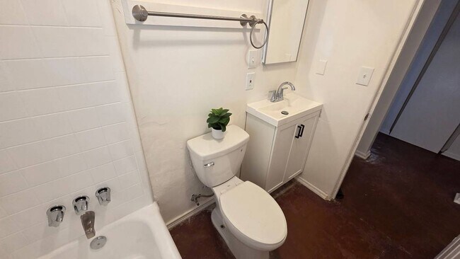 Foto del edificio - 1345 E Grant Rd