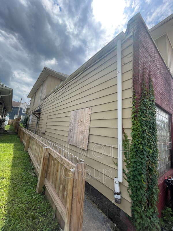 Building Photo - 117 E Palmer St
