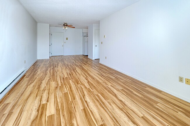 Foto del edificio - 155 Short Beach Rd