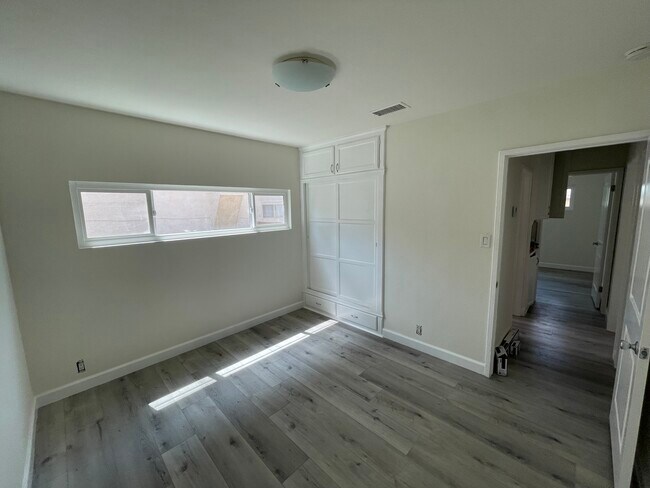 Foto del edificio - 3729 W 132nd St