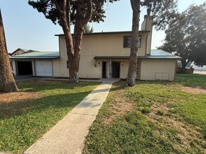 Building Photo - 925 Gellatly St