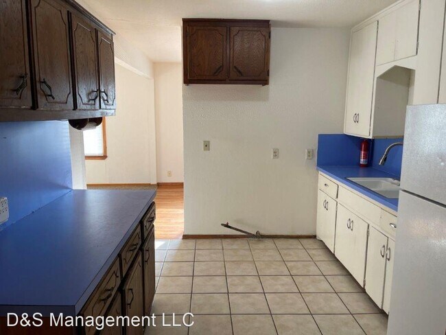 Building Photo - 2 br, 1 bath House - 704 Tollie Dr