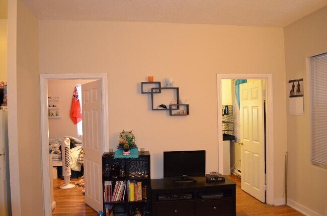 Building Photo - 896 Huntington Ave