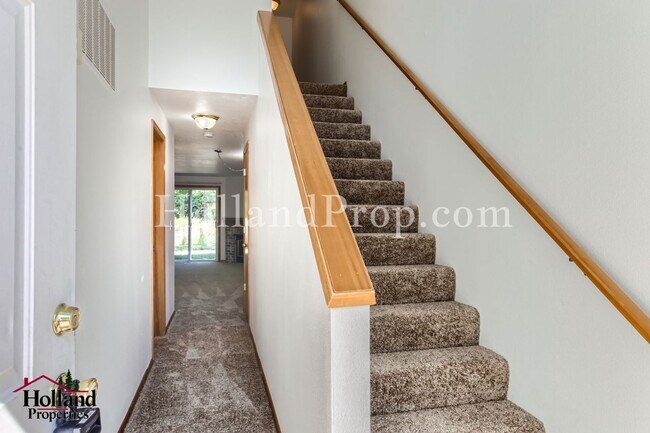 Foto del edificio - 15459-63 SW Donna Ct