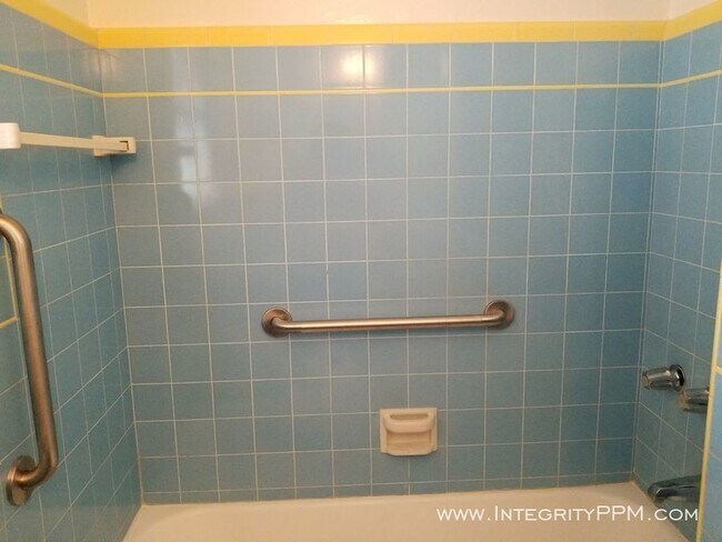 Building Photo - Kensington- Charming Studio Cottage