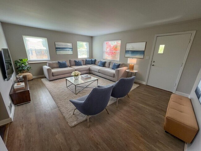 Foto del edificio - 464 Cloverdale Ave