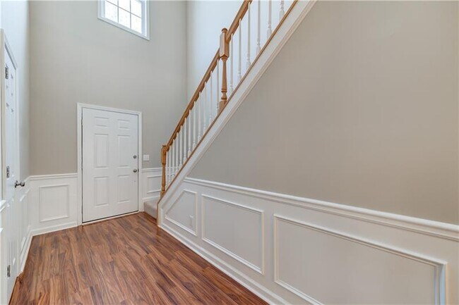 Building Photo - 3050 Serenade Ct