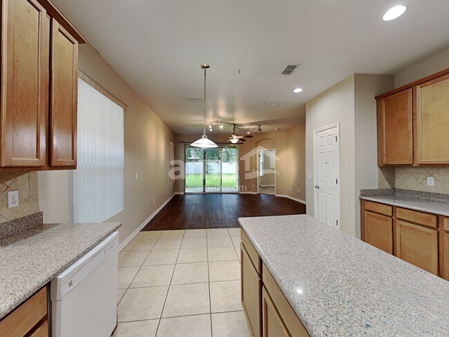 Building Photo - 15152 Stonebriar Way