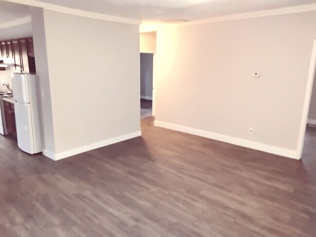 Building Photo - Charming 3-Bedroom Home Near the Park – Pe...