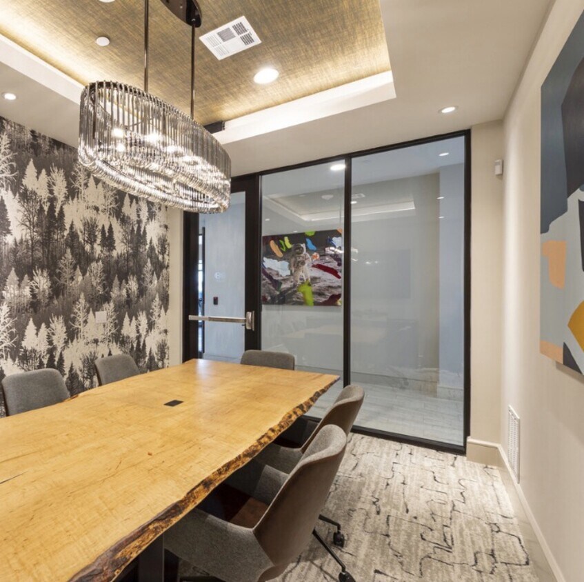 Foto del edificio - 401 W 25th St