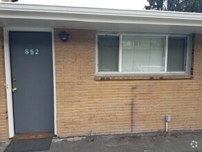 Building Photo - 852 W Nickerson St
