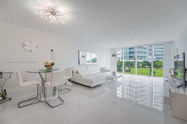 Building Photo - 10275 Collins Ave